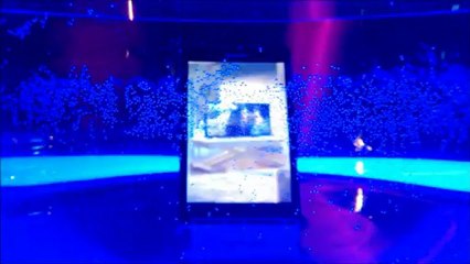 Sony Xperia Z smartphone dans un aquarium