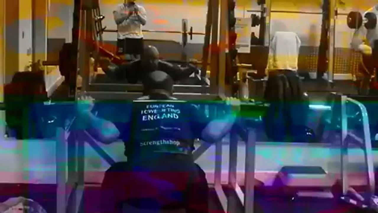 squat, 200kg x 5 reps. Leisureworld december 2102.