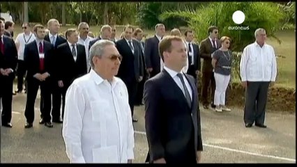 Cuban President Castro jokes about retiring