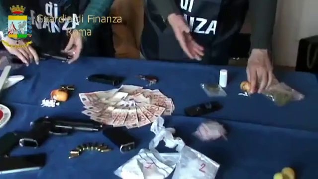 Roma - Laboratori di confezionamento della droga, 5 arresti (22.02.13)