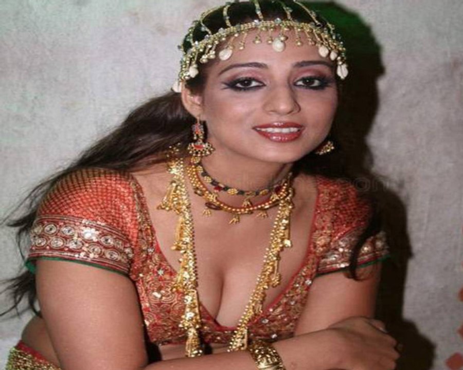 Hot Mahi Gill Behind The Scenes