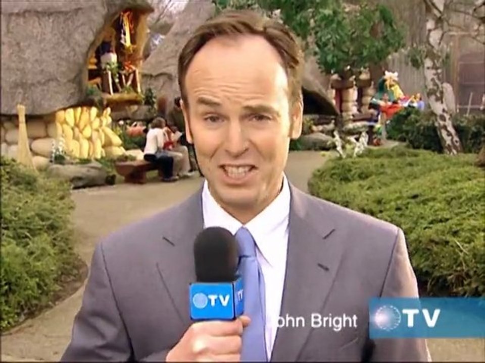 Publicité du Parc Astérix en 2005 - Sanglier Village