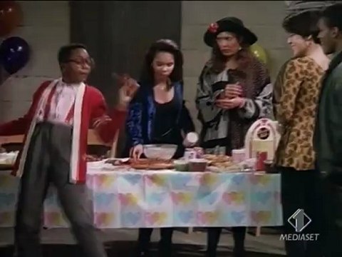 2x18 - Otto sotto un tetto - La festa sul tetto