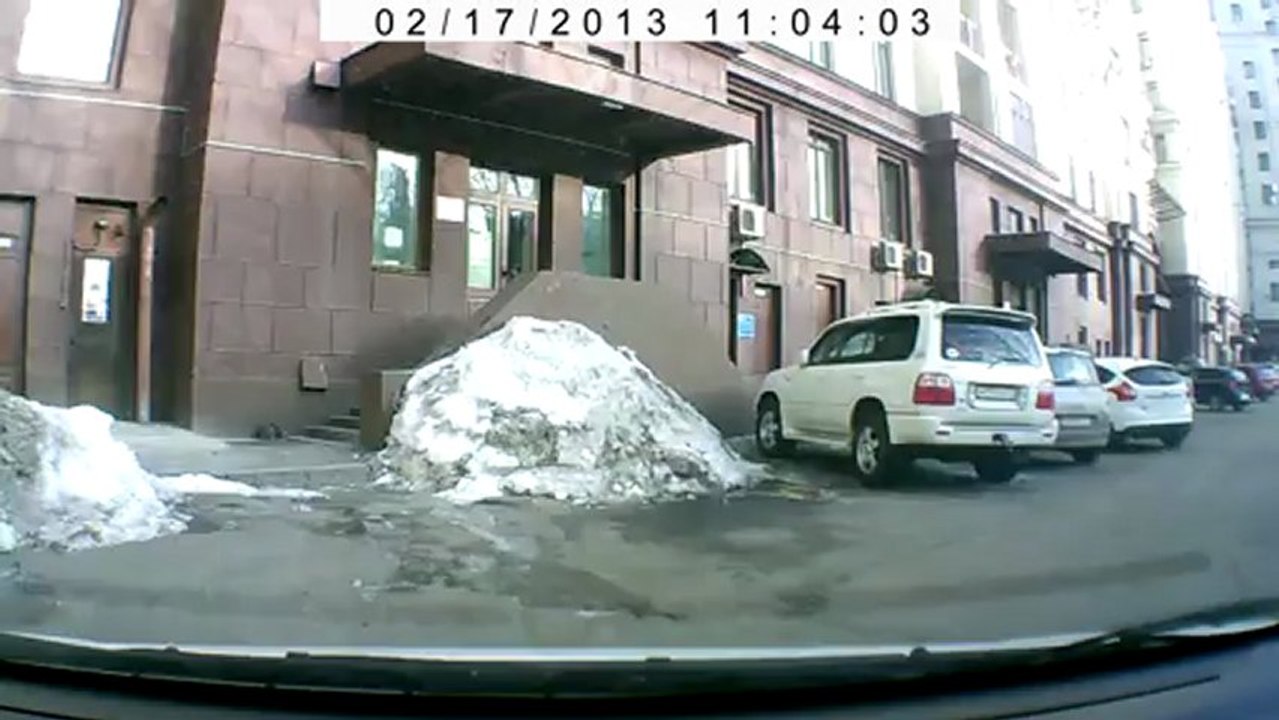 Во дворе жилого дома на Котельнической набережной, дом 1/15