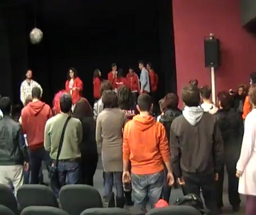 Lezioni di Flash Mob - Prima della marcia al centro commerciale Euroma 2