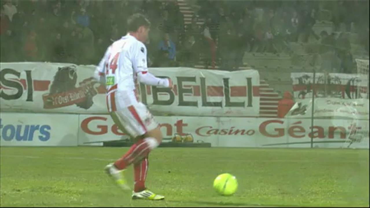 But Chahir BELGHAZOUANI (77ème) - AC Ajaccio - LOSC Lille (1-3) - saison 2012/2013