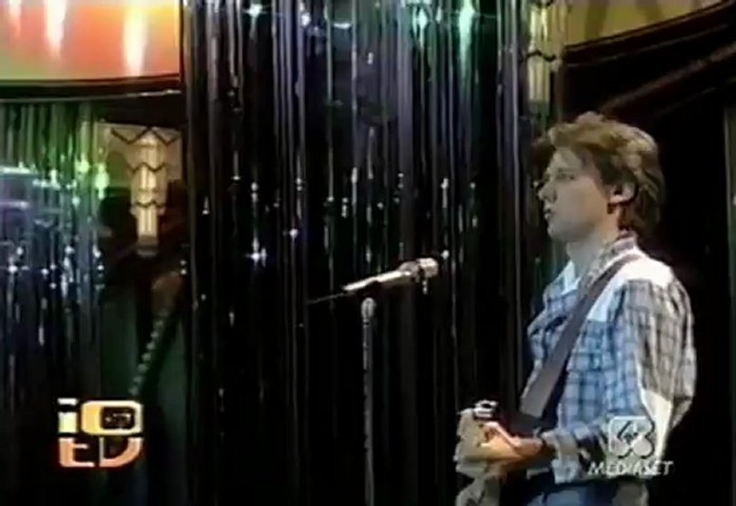 David Knopfler - Soul Kissing (Live At 'Super Sanremo') (1984)