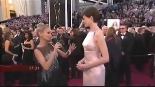 Premios Oscar 2013  la perlita hot del vestido de Anne Hathaway que provocó furor en Twitter