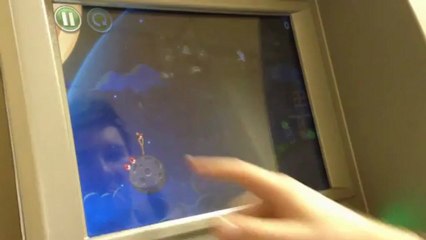 Angry Birds sur un distributeur de banque