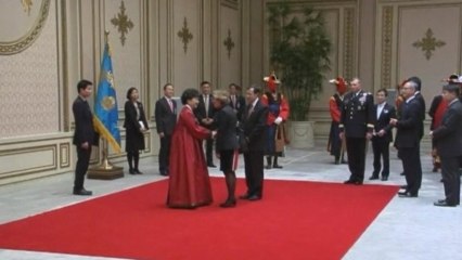 South Korea's new president hosts banquet