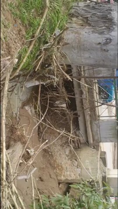 Κάτοικος Χαλανδρίου μιλά για το πως είδε το σπίτι της να καταστρέφεται