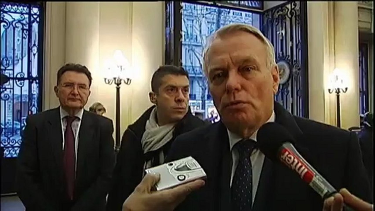 Boko Haram revendique l'enlèvement des otages français au Cameroun, confirme Ayrault