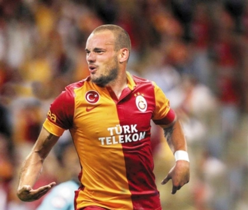 Le premier but de Sneijder avec Galatasaray !
