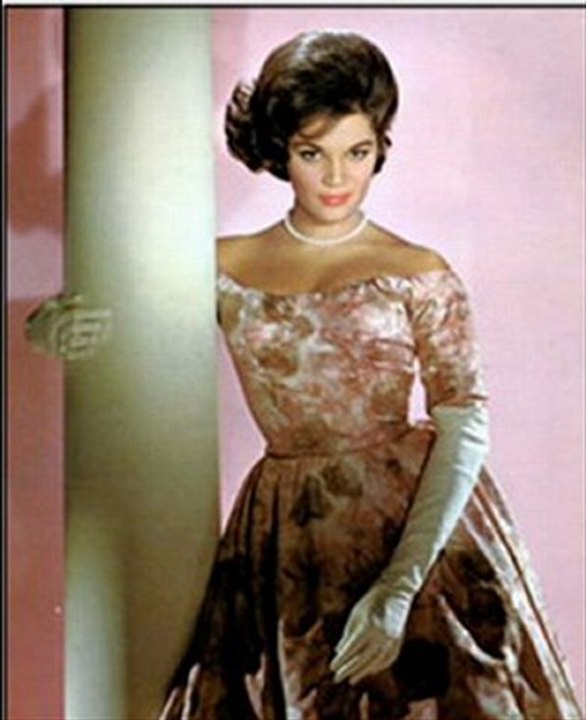 Connie Francis - Pretty Little Baby (English version)
