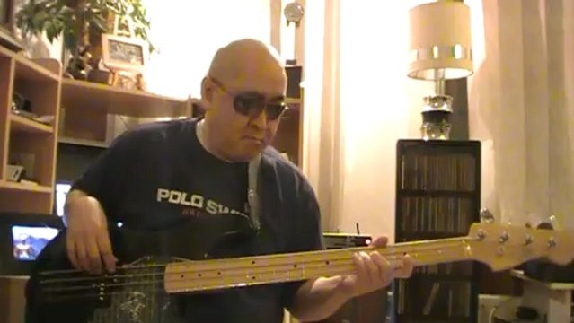 123 Gloria Estefan & Miami Sounds bass cover Bob Roha