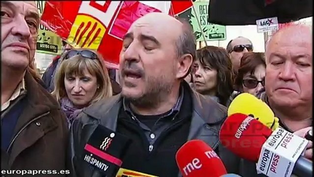 Sindicatos catalanes piden recuperar la paga extra