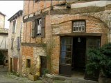 PN2271 Propriété immobilier Tarn. Maison de caractère Cordes sur Ciel, demeure du XIIIème siècle en pierre sur 3 niveaux , rez de chaussée aménagé en magasin avec vitrine.