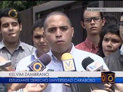 Estudiantes exigen de manera urgente juramentación pública del presidente Chávez