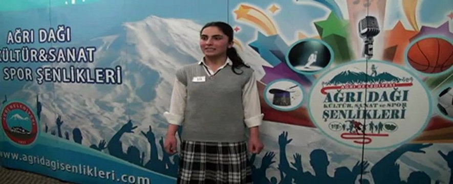 Liseler Arası Türk Halk Müziği Ses Yarışması Birincisi Asuman Yavuz