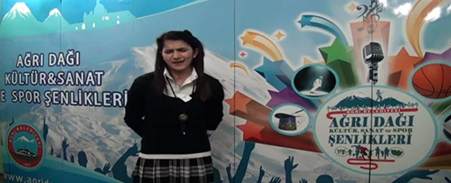 Liseler Arası Türk Halk Müziği Ses Yarışması İkincisi Ümmü Gülsüm Hasar