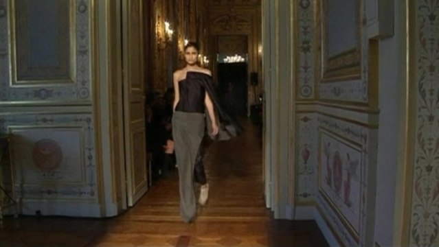 Steffie Christiaens plays with contrasts