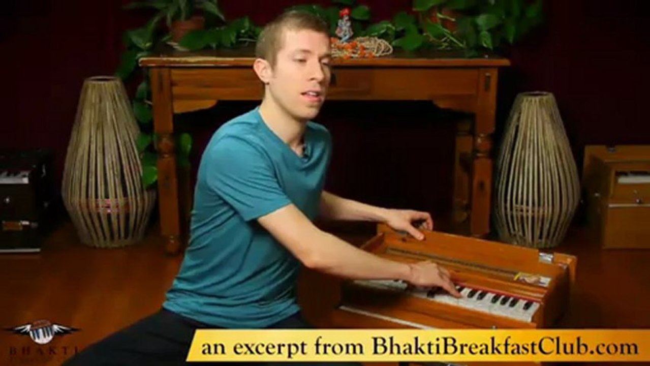 Harmonium 203 - Song: Shiva Shambho - in the Bhakti Breakfast Club (with Daniel Tucker)