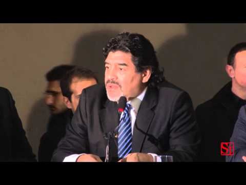 Napoli - Maradona: "Chi non salta Juventino è....." (26.02.13)