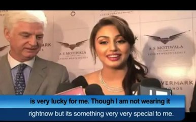 Huma chooses to stay mum