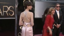 2013 Oscar Ödül Töreni'nde Kim, Ne Giydi? İşte Kırmızı Halıdaki Şıklık Yarışı
