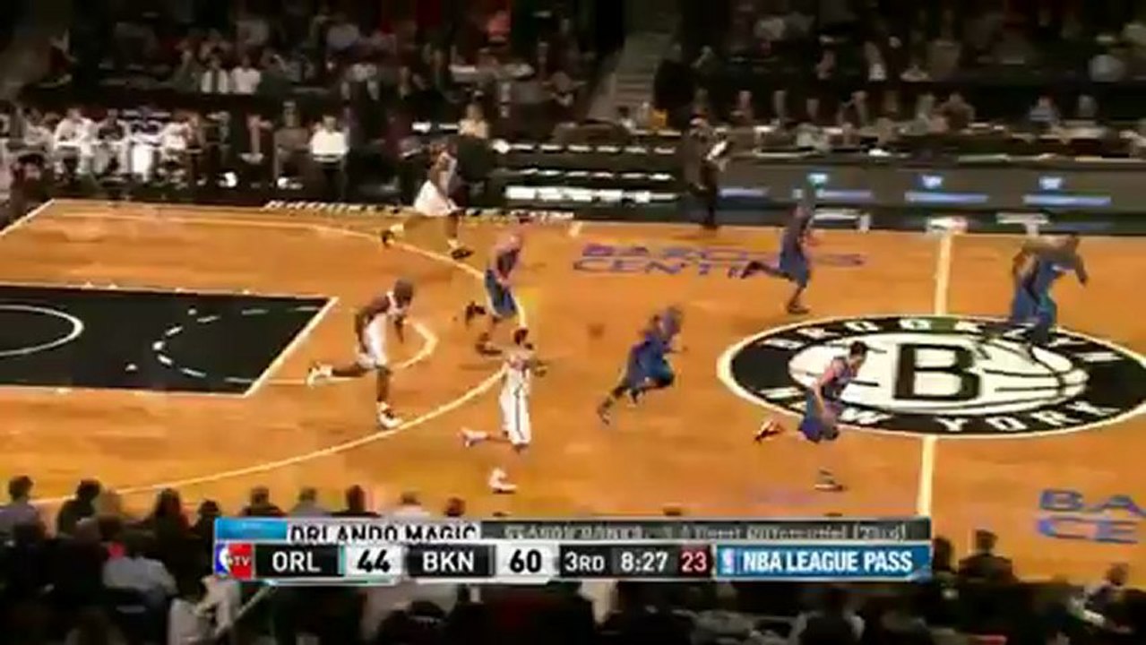 Funny Glen Big Baby  Davis carries Gerald Wallace out of bounds