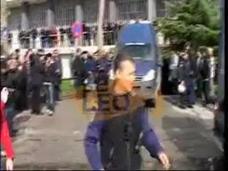 Οδηγείται στις φυλακές ο Παπαγεωργόπουλος