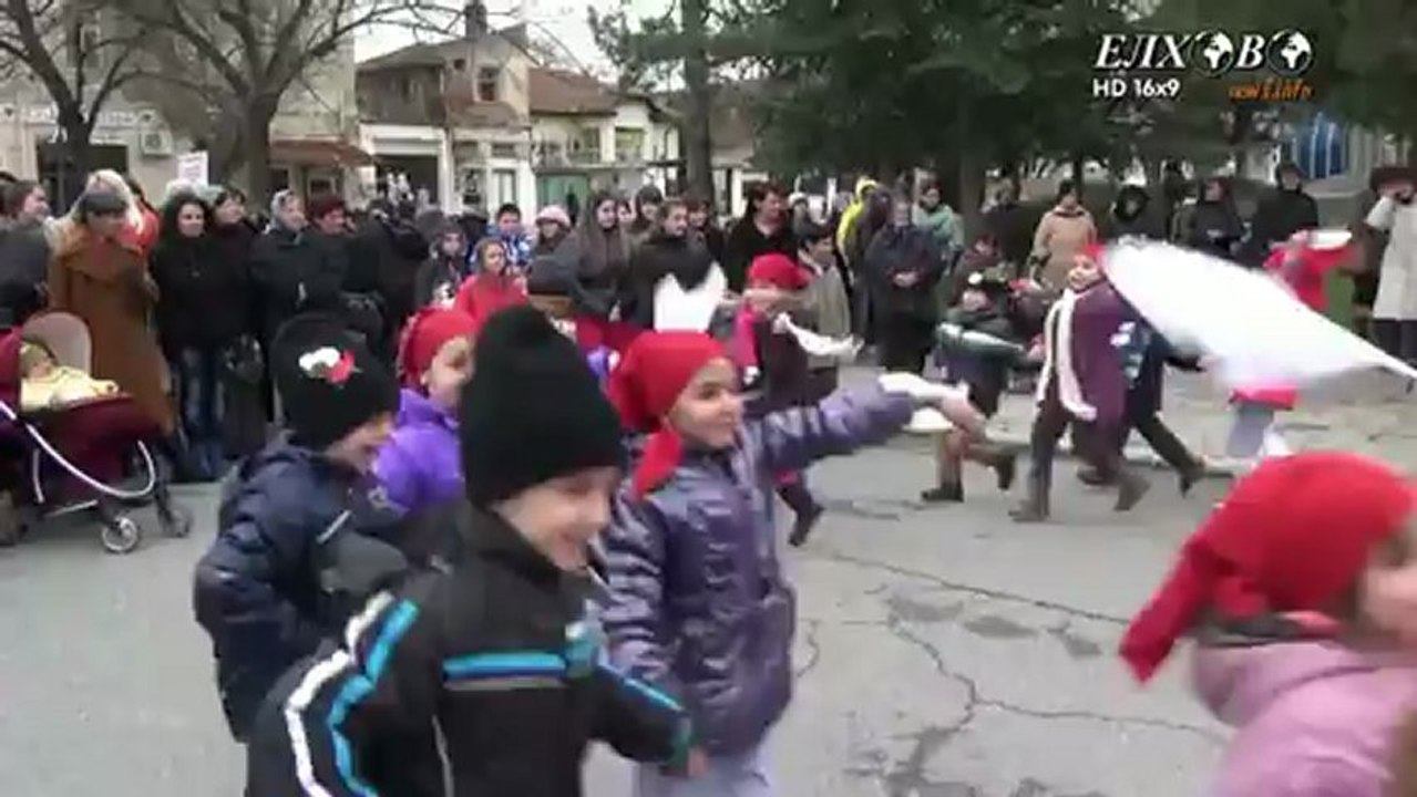 Благотворителен базар на мартеници в Елхово