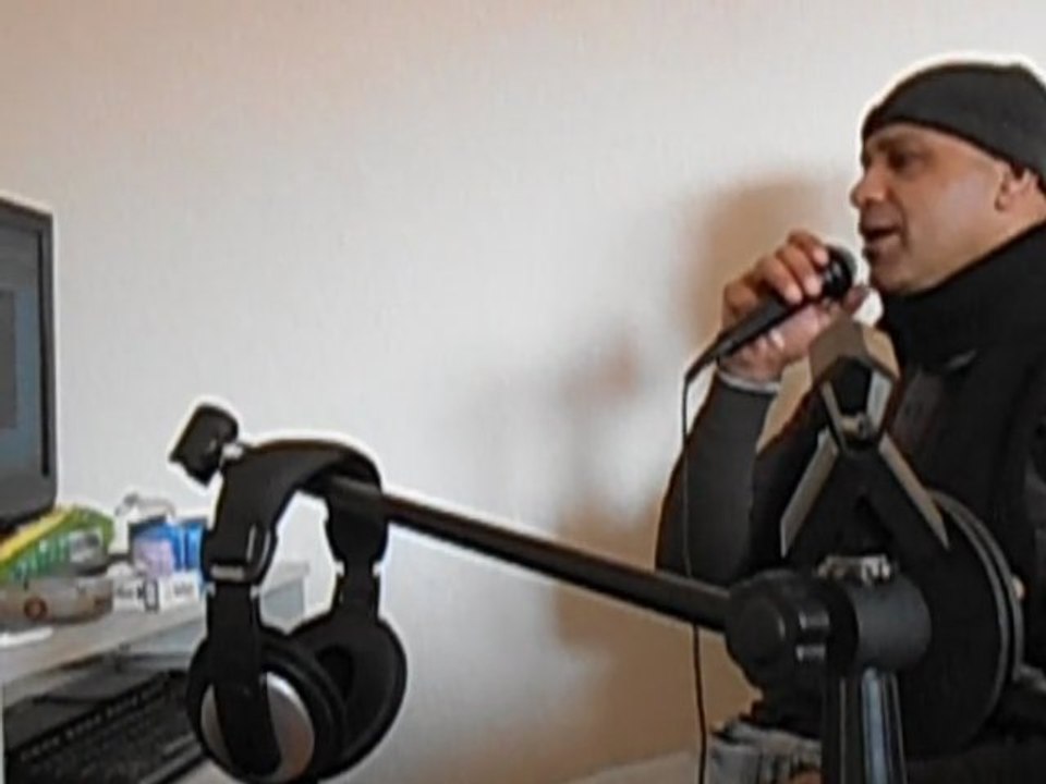 aaj mosum bara baiman hai...