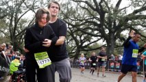 Boyfriend Helps Walk Injured Girlfriend Through Half Marathon
