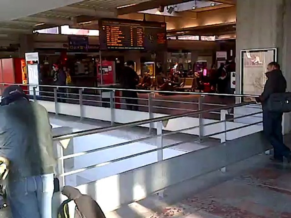 MONTPELLIER - Grands travaux Gare Saint Roch - L'escalier mécanique en panne