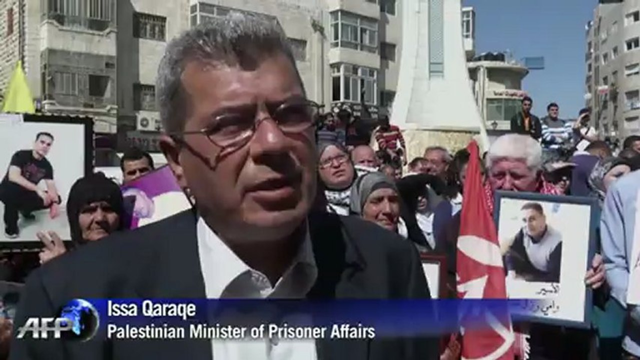 Protesters march in solidarity with prisoners on hunger strike