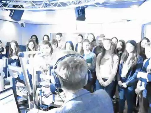 Arrivée de Conor Maynard dans les studios de Fun Radio