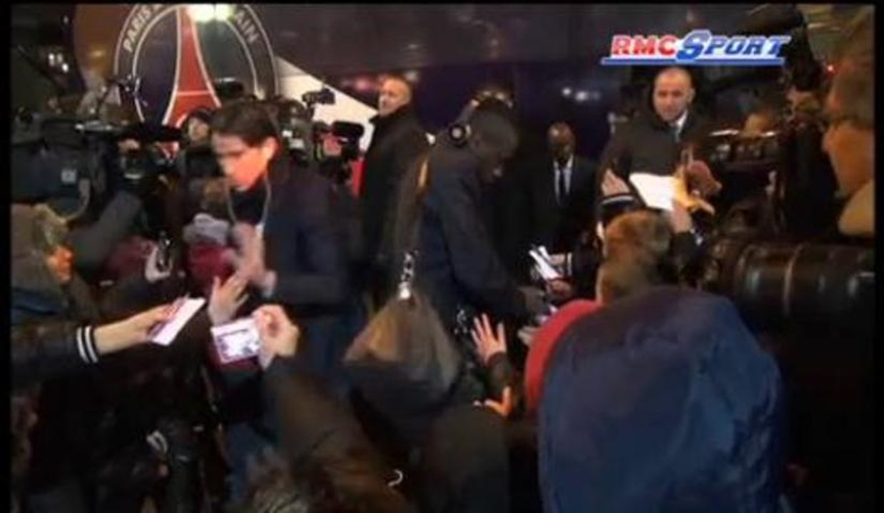 PSG - OM / Le bus des parisiens est arrivé au Parc des Princes - 27/02