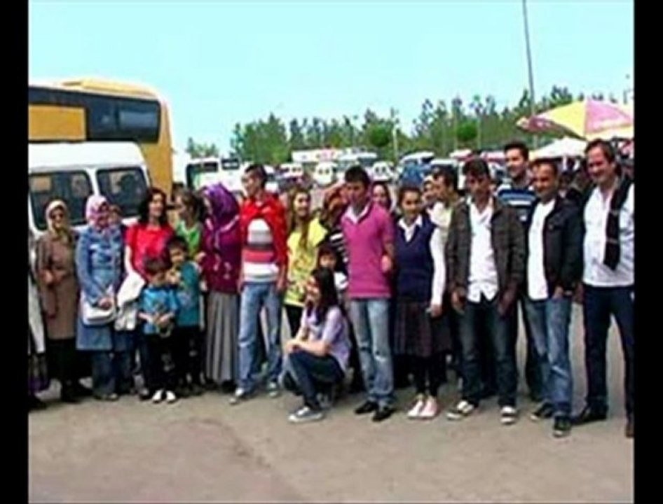 MUSTAFA TERECİ  ASKER TÜRKÜSÜ ARABAYA BİNDİM ANAM DÖNMÜYOR TEKER