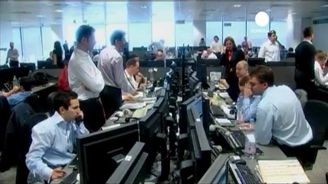 EU acts to cap bankers' bonuses