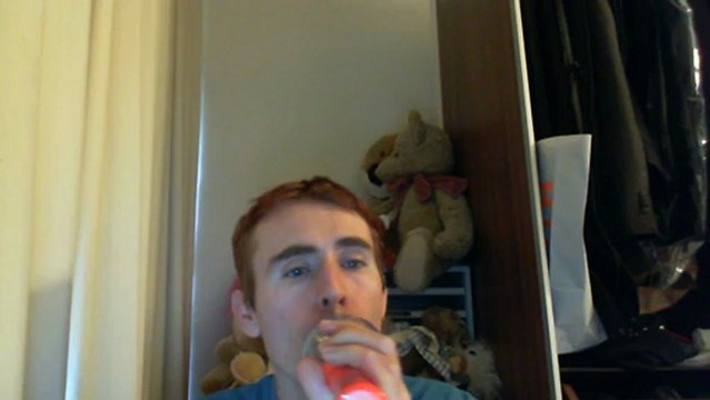 Wiwi égratigne hanging on d'Ellie Goulding & Tinie Tempah