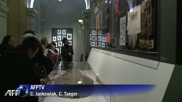 Paris célèbre un siècle de haute couture à l'Hôtel de ville
