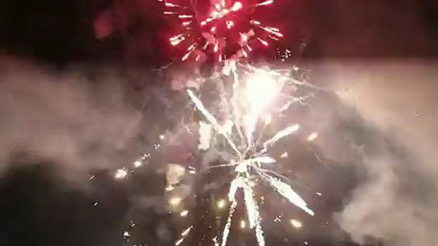 Carnaval de Binche (Be) 2013 Feu du mardi gras Pris du pas de tir des compacts toit du thêatre Vidéo SLY Presta PARTYFICES février 2013 HD 1080