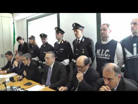 Napoli - Camorra in Toscana, conferenza stampa in Procura (28.02.13)
