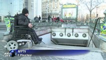 Accessibilité des handicapés: le parcours du combattant à Paris