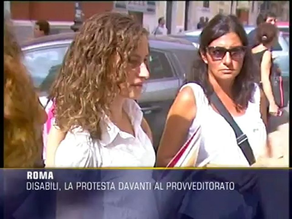 Disabili, la protesta davanti al Provveditorato