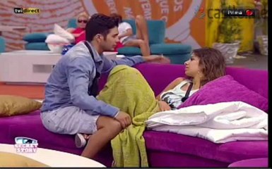 Brincadeiras no sofá...Nuno reclama q ainda nao recebeu roupa nova 011012