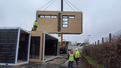 Clermont : La Maison petite enfance construite à la manière d'un Lego géant