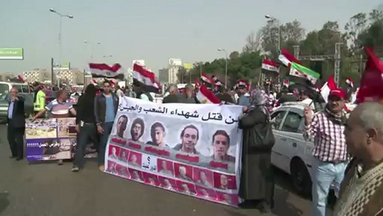 Egyptians protest in support of the army