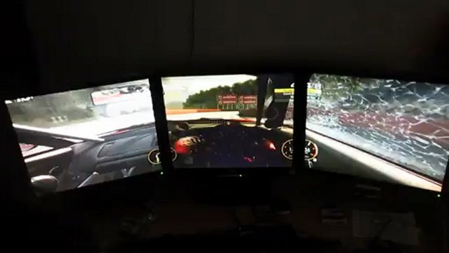 GRID PC Gameplay - Eyefinity on XFX 6850 HD Black Edition